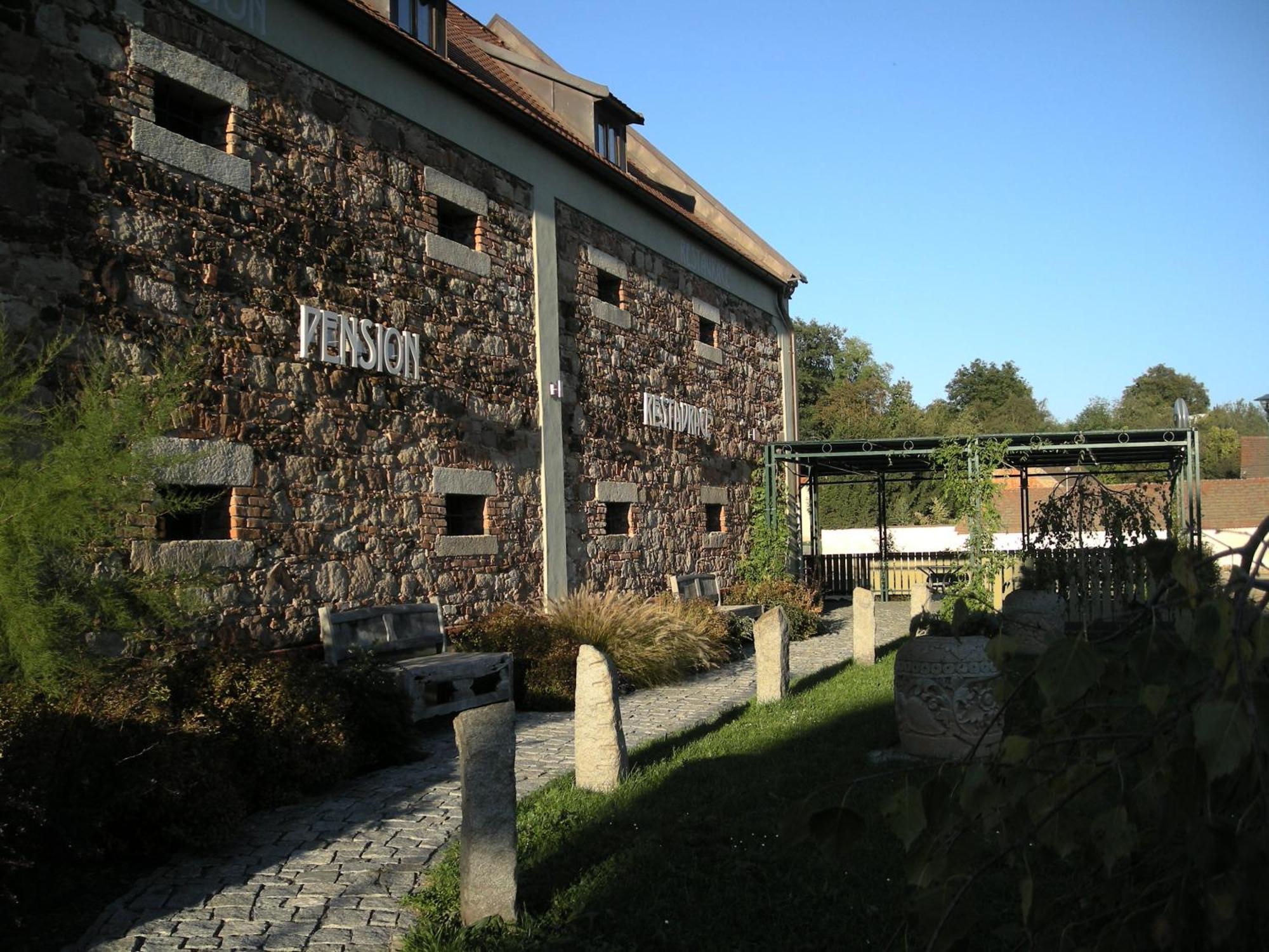 Barokni Spejchar Otel Tlučná Dış mekan fotoğraf
