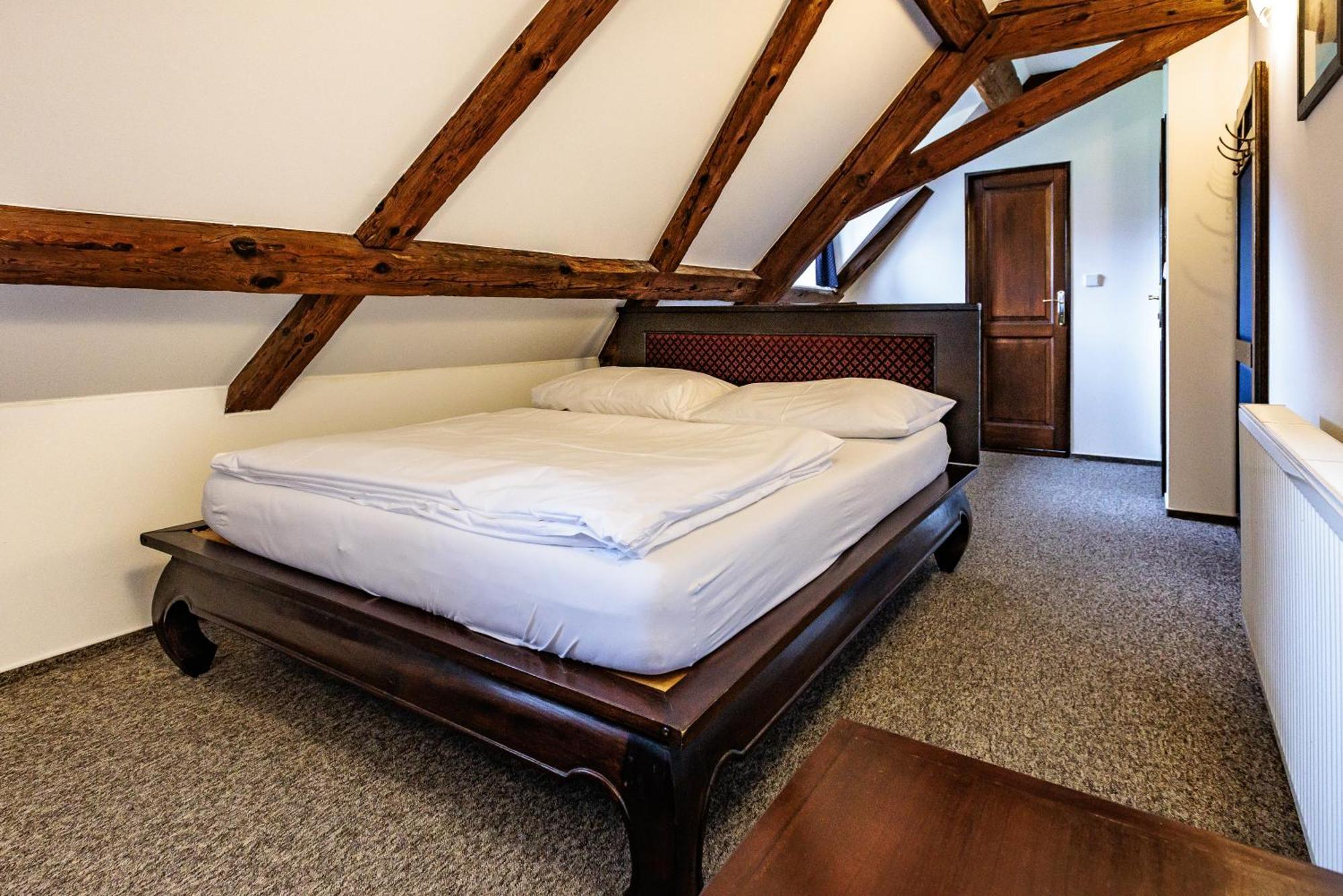 Barokni Spejchar Otel Tlučná Dış mekan fotoğraf